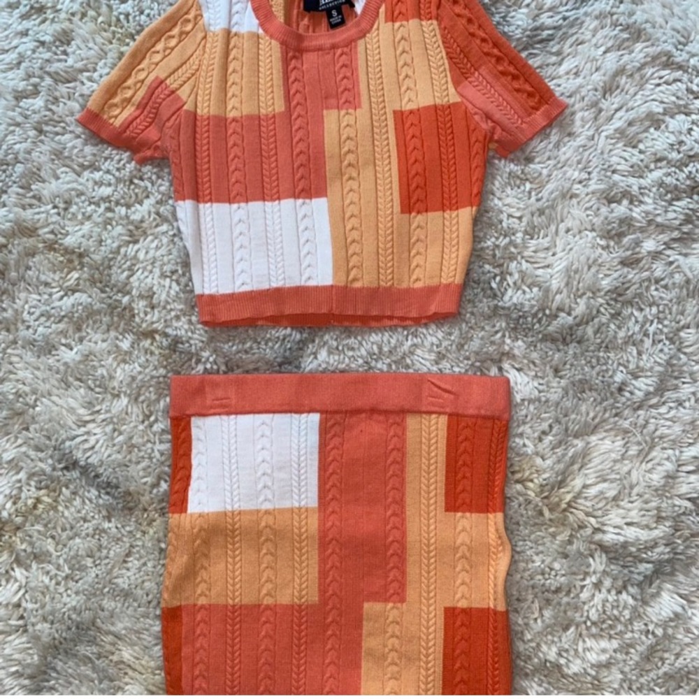 Super cute 2 set, worn once🦋fits Xavier,sm